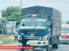 Hai người tử vong tại chỗ sau khi va chạm với xe tải