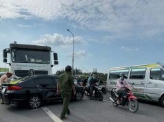 Long An: 3 ô tô va chạm liên hoàn trên cầu Bến Lức, quốc lộ 1 ùn ứ