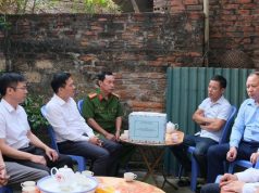 Thăm hỏi gia đình các nạn nhân hoàn cảnh khó khăn do tai nạn giao thông