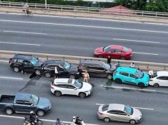 Tìm người biết thông tin vụ tai nạn liên hoàn 6 ôtô trên cầu Nhật Tân