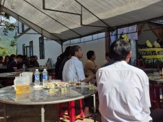 Va chạm với ô tô đỗ bên đường, 2 bố con đi xe máy tử vong